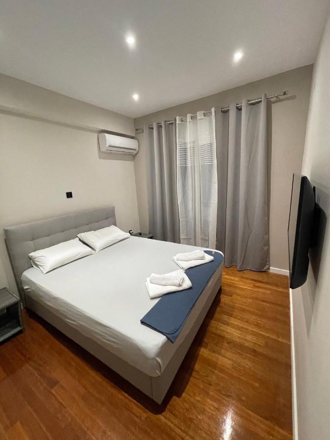 Luxury 3 Bedroom Apartment In Kiato Center Exterior photo